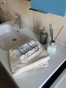 Koupelna v ubytování Wolf Apartment - Apartment in Langhe