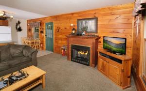 TV a/nebo společenská místnost v ubytování Lorin Aleah