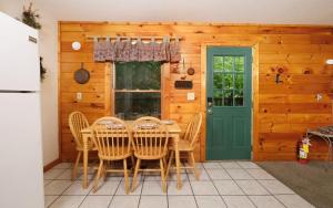 Kuchyň nebo kuchyňský kout v ubytování Lorin Aleah