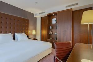 Ліжко або ліжка в номері Crowne Plaza Amsterdam - South, an IHG Hotel