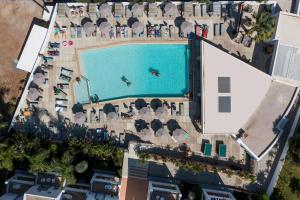 The swimming pool at or close to Lambis Studios & Apartments