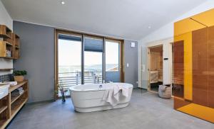 Koupelna v ubytování Gud Jard Chalet Nr 04 - Design-Ferienhaus mit exklusiver Ausstattung