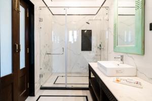 Kamar mandi di K D PALACE - Heritage Hotel On Fort