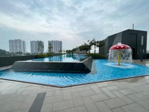 Kolam renang di atau dekat dengan 1 Room Studio @ MKH Boulevard 2