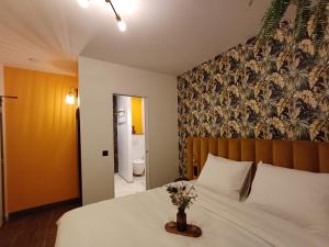 Postel nebo postele na pokoji v ubytování Manoir Hamme + 35 fotografií
