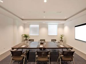 A área empresarial e/ ou a sala de conferências de Ibis World Trade Centre