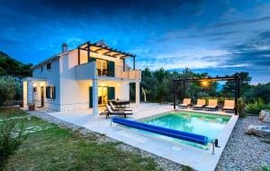Bassein majutusasutuses Holiday home Blue Stone või selle lähedal