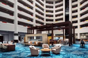 Doubletree by Hilton Phoenix Mesa的休息区