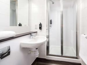Koupelna v ubytování ibis budget London Heathrow Central