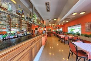 Lounge nebo bar v ubytování Hotel Trogirski Dvori