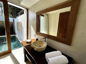 Ванна кімната в Di Cappio Villa Uluwatu 4