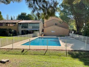 Πισίνα στο ή κοντά στο Appartement 211 Les Salicornes