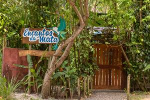 Villa Residencial Encantos Da Mata في إيتاكاري: لافته لدخول مطعم الموتشيكا