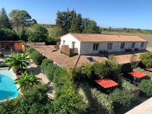 Bazén v ubytování GuestHouse Le Patio34 nebo v jeho okolí