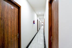 Gallery image of OYO Hotel Kaushik Guest House in New Delhi