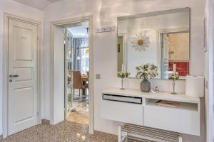 Fotografia z galérie ubytovania Three-Bedroom Villa Marija with Private Pool in Gedici v destinácii Gedići