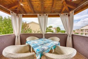 Fotografia z galérie ubytovania Three-Bedroom Villa Marija with Private Pool in Gedici v destinácii Gedići