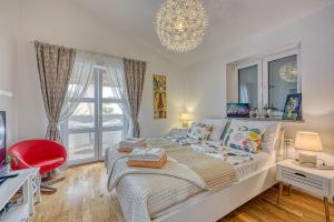 Fotografia z galérie ubytovania Three-Bedroom Villa Marija with Private Pool in Gedici v destinácii Gedići