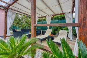 Fotografia z galérie ubytovania Three-Bedroom Villa Marija with Private Pool in Gedici v destinácii Gedići