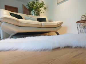 A seating area at Appartement Waldzauber