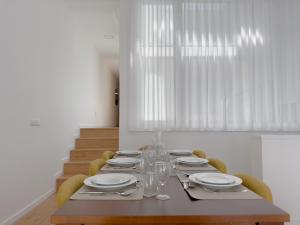 Area soggiorno di Vibrant Host Solutions-Campo 24 Agosto