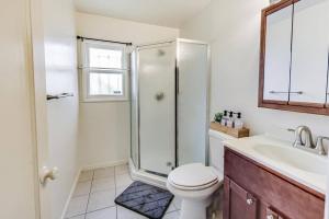 A bathroom at Ideal 1 Bedroom Near UC Berkeley