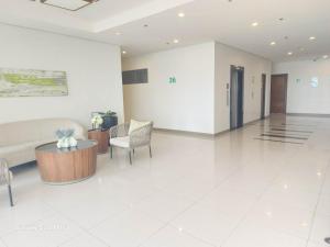 Lobby/Rezeption in der Unterkunft Mactan Newtown Condo by EJB