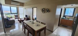 Küche/Küchenzeile in der Unterkunft Mactan Newtown Condo by EJB