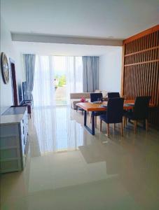 A seating area at Smart Conzept 2bdr