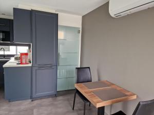 Cucina o angolo cottura di STUDIO - VAKANTIEPARK GROTE ZEEMEEUWEN KOKSIJDE