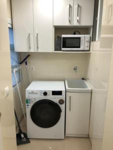 Kuchnia lub aneks kuchenny w obiekcie Apartamento Superior Alay en Puerto Marina playa