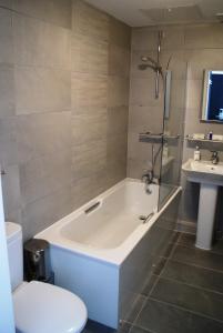 A bathroom at Llandudno Bay Hotel 