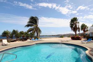 Bazén v ubytování Marazul Dive Resort nebo v jeho okolí