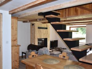 Гостиная зона в Chalet Mitoyen avec Jardinet, 2 Chambres, Animaux Acceptés - FR-1-464-219 +11 фотографий