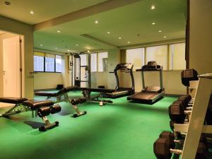 Fitness centrum a/nebo fitness zařízení v ubytování Hotel Benilde Maison De La Salle
