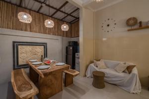 Гостиная зона в Villa 3BR Canggu Tropical Vibes !