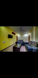 Χώρος καθιστικού στο Merlin Studios Madhapur