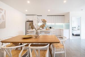 Galeriebild der Unterkunft Beachfront Apartment with lots of Wow in Rosebud