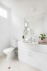 Ένα μπάνιο στο Lansdown House Blairgowrie
