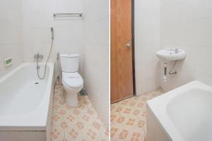 twee foto's van een badkamer met toilet en wastafel bij Collection O 90589 Palem Garden Hotel in Tulungagung