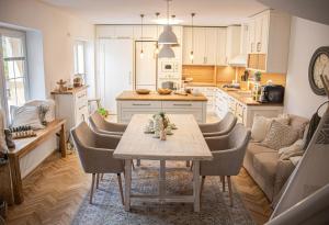 Kuchyňa alebo kuchynka v ubytovaní Apartmány u Petry