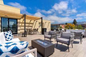 Ruang duduk di Aiden by Best Western Berkeley +16 gambar