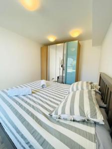 Ένα ή περισσότερα κρεβάτια σε δωμάτιο στο Lux 1 bedroom Flat in Center with Parking&Terrace-5