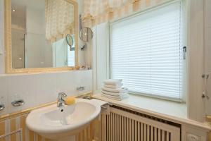 Ein Badezimmer in der Unterkunft Villa Fortuna mit Meerblick in Bansin