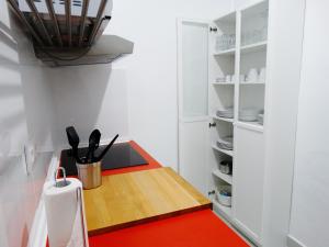 A kitchen or kitchenette at Can Barraca Loft Figueres
