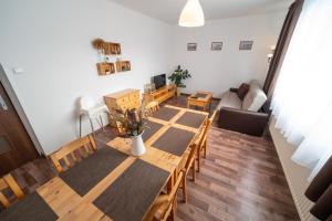 Posedenie v ubytovaní Apartmány Olešnice