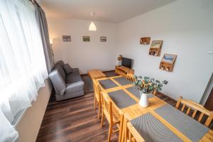 Posedenie v ubytovaní Apartmány Olešnice