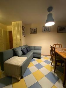 Χώρος καθιστικού στο Apartament Dyrektorski