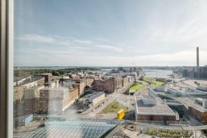 Nespecifikovaný výhled na destinaci Helsinky nebo výhled na město při pohledu z apartmánu
