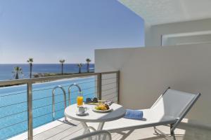 Balkon atau teras di Rodos Princess Beach Hotel